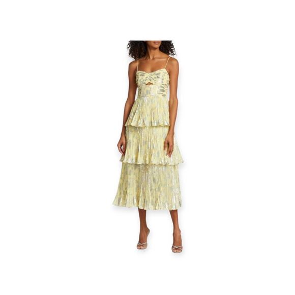 slim fit dress slacks Self-Portrait - Gold Metallic Tiered Dress